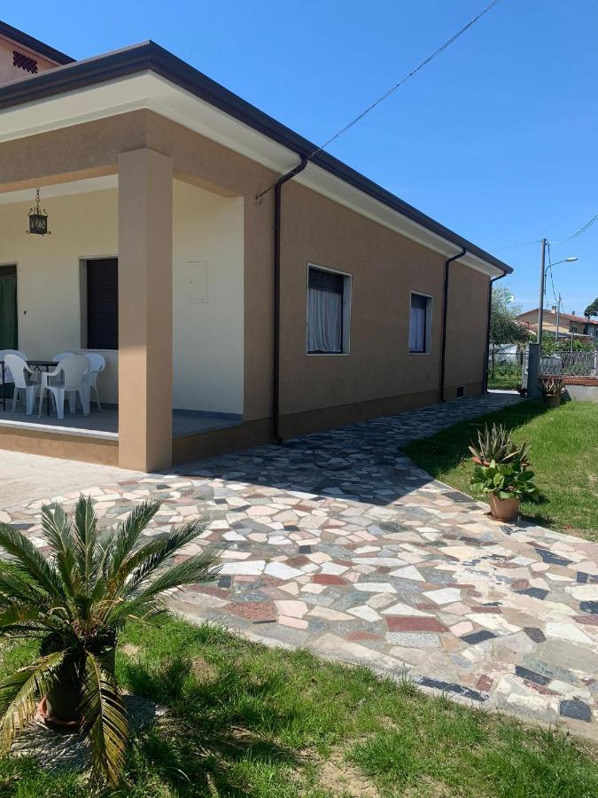 Vila Ca' Fontanini Luni Exteriér fotografie
